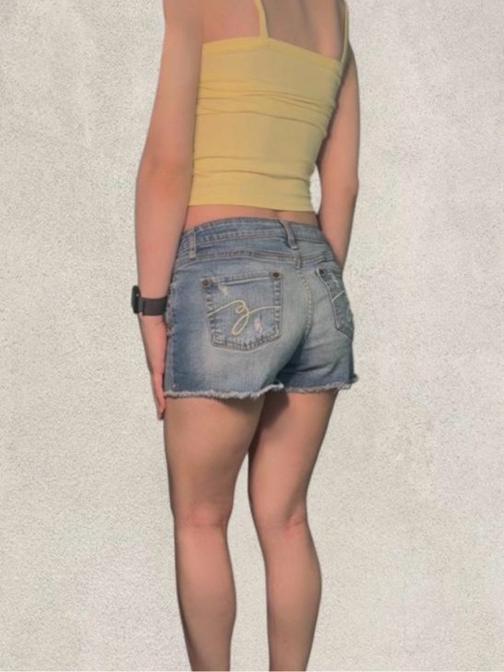 Low Rise Light Blue Distressed Denim Shorts Embroidered Back Pockets Women’s 9